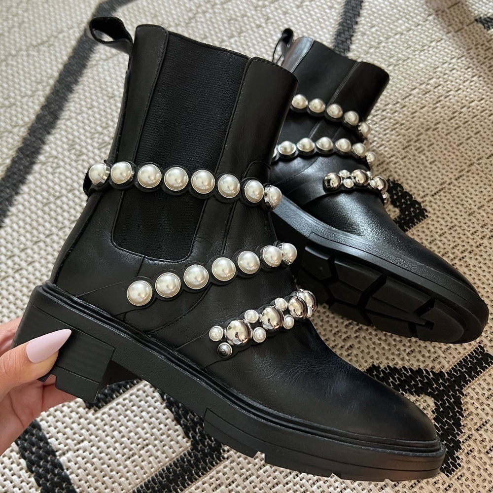 Zara Black Leather Chelsea Ankle Boots Pearl Stud Accents Pull On EU 35 - Picture 1 of 6